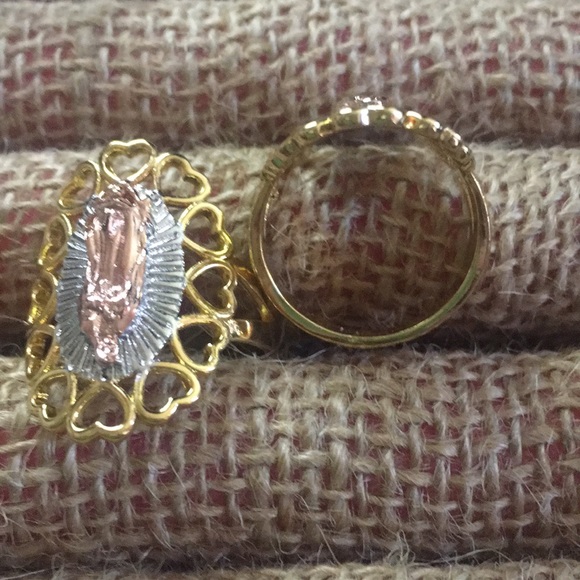 Ring - Picture 3 of 4